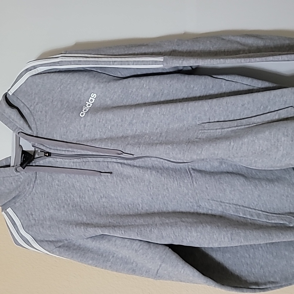 Sweatshirt hoodie and sweatpant set for men's size Large.